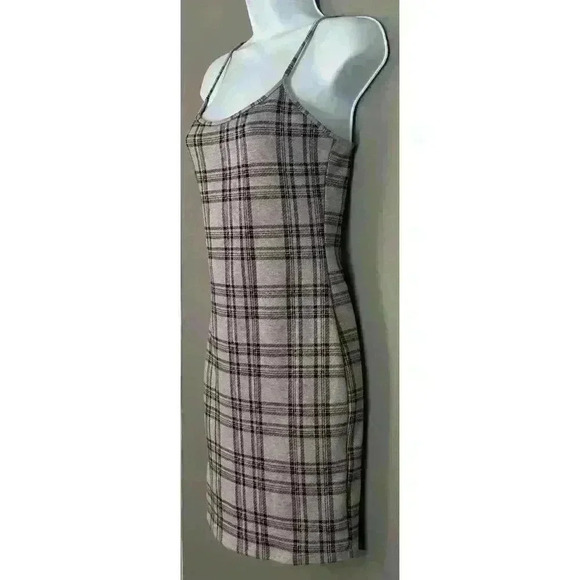 Popular21 Plaid Bodycon Dress (403) - Picture 4 of 8